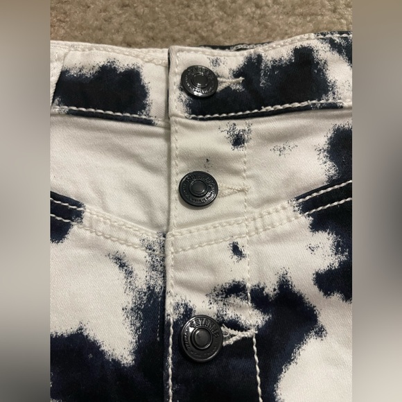 NWT Women’s Shyanne Black and White Tie Dye Print Jean Denim Mini Skirt Size M - Picture 10 of 10